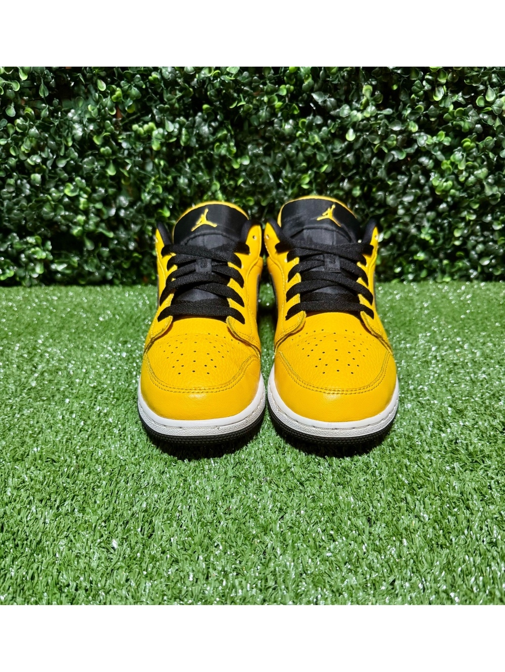 Air Jordan 1 Low GS Yellow Black White Size 7Y / Women’s 8.5 - Picture 2 of 5